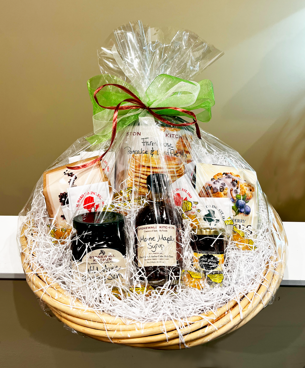 Deluxe Breakfast Basket