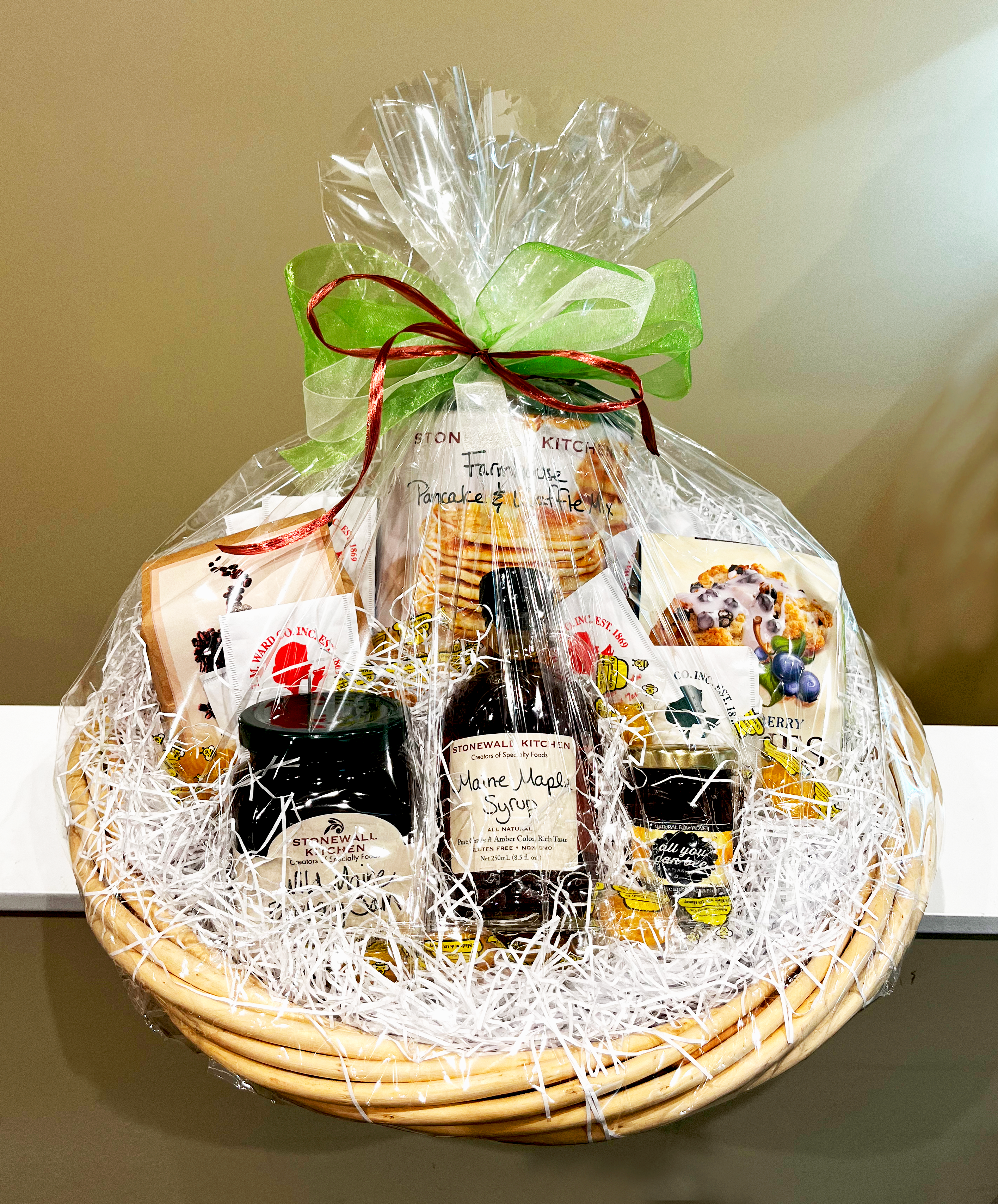 Deluxe Breakfast Basket